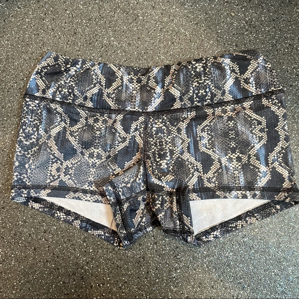 Fleo Shorts